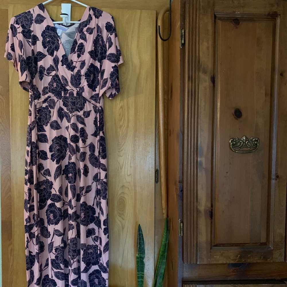 Maternity maxi dress